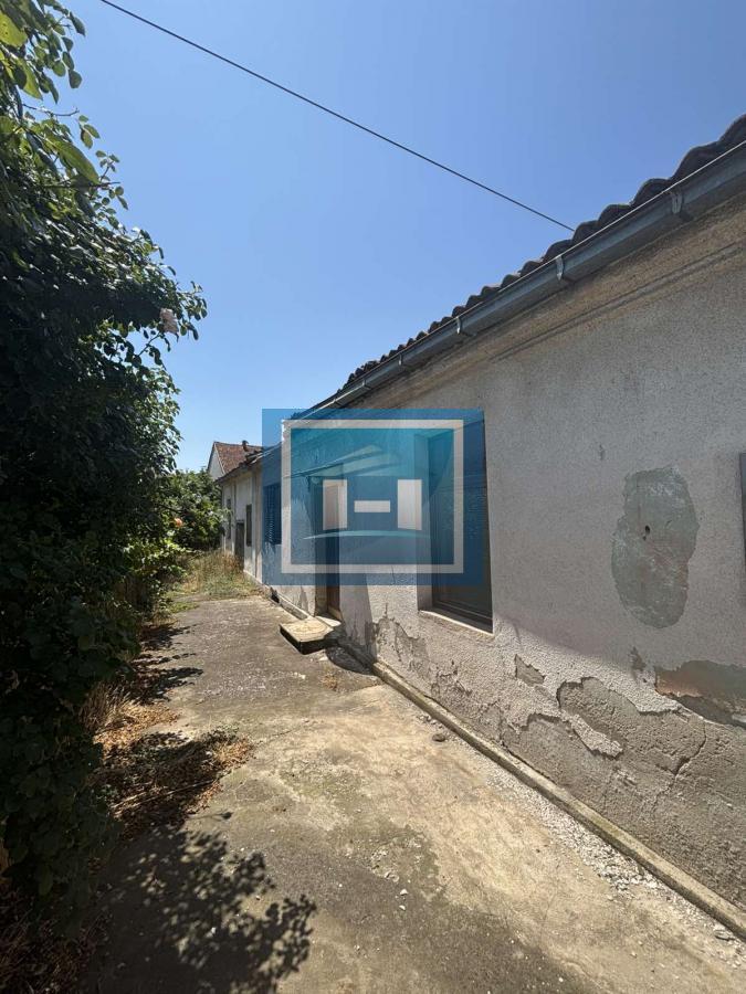 Stariji objekat za renoviranje sa izlaskom na dve ulice 2