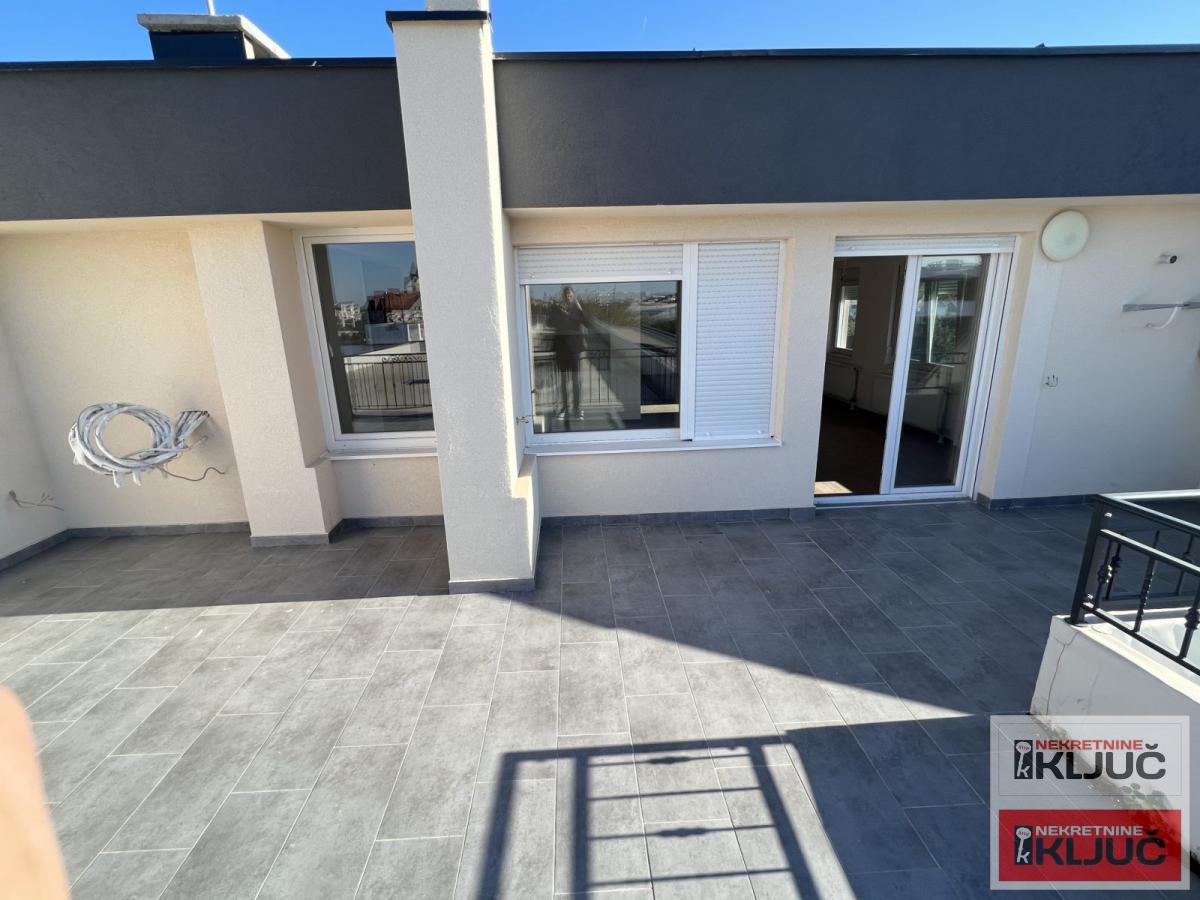 TELEP, 207m2, Petosoban, Penthouse sa pdv 20