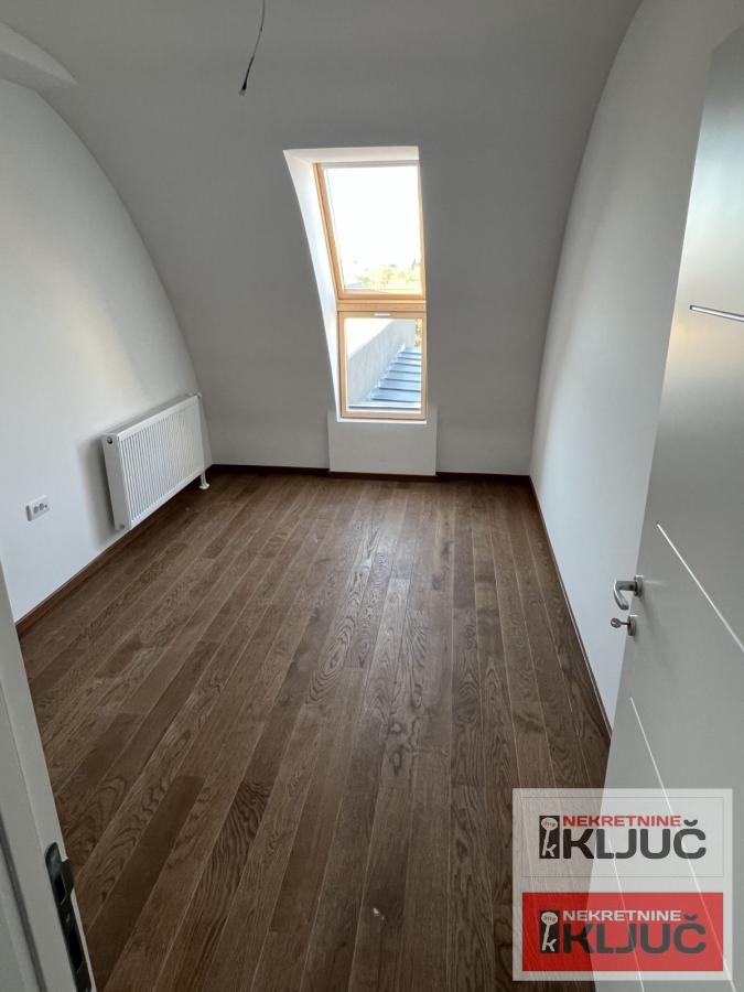 TELEP, 207m2, Petosoban, Penthouse sa pdv 4