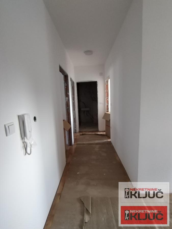 TELEP, 78m2, Troiposoban sa pdv, Parking mesto 8