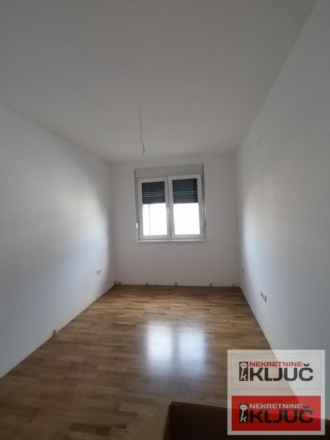 TELEP, 78m2, Troiposoban sa pdv, Parking mesto 9