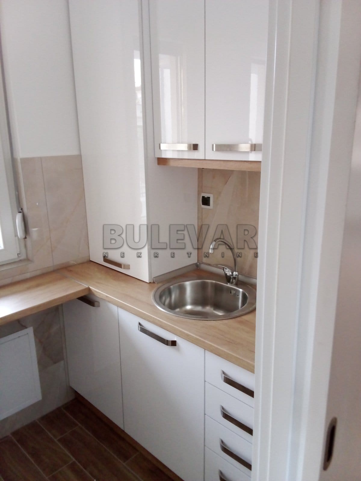 Trosoban stan, 58 m2, Centar, Milovana Gušića ID: i-012827 15
