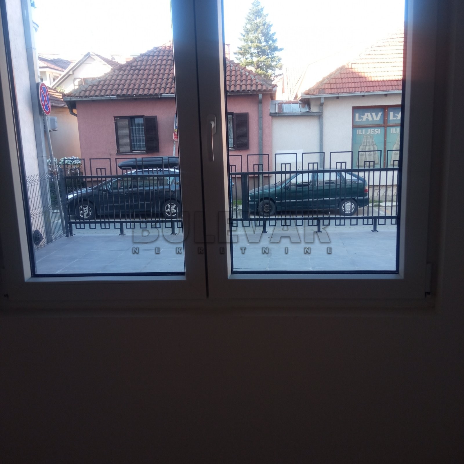 Trosoban stan, 58 m2, Centar, Milovana Gušića ID: i-012827 8