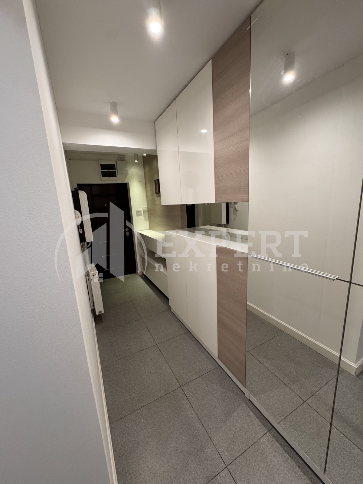 Trosoban stan, 77 m2, Palilula, Stanoja Bunuševca ID: i-014065 29