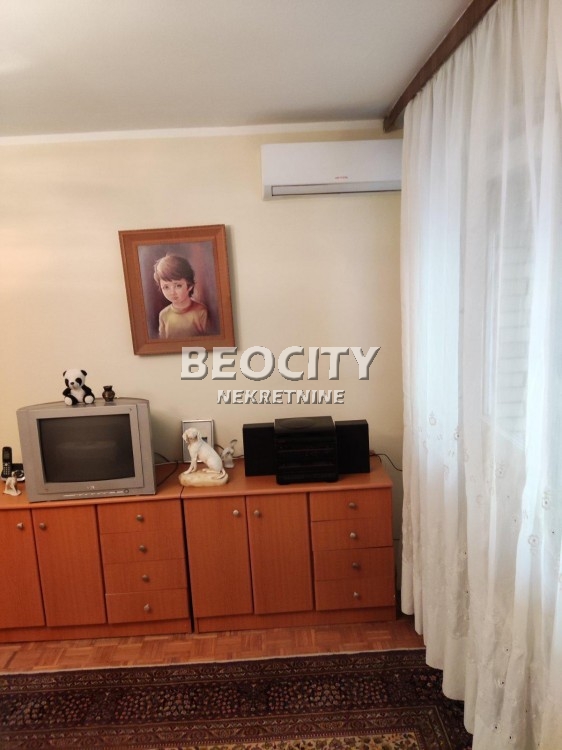 Trosoban stan, 80 m2, Novo naselje, Seljačkih buna ID: 76344 3