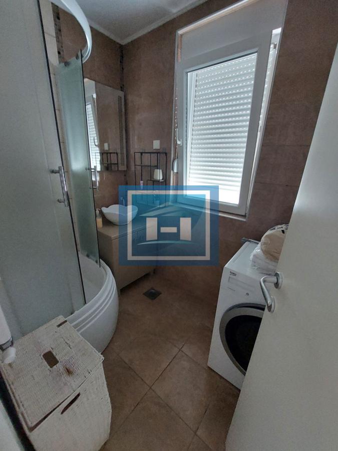 Trosoban stan u novogradnji 15