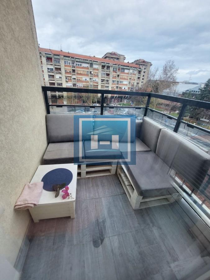 Trosoban stan u novogradnji 16