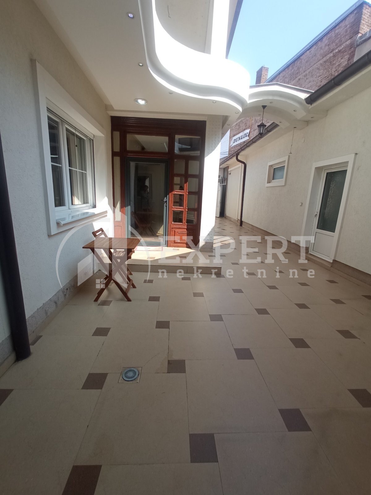 Trosobna kuća, 150 m2, Čamurlija, Bulevar 12. februar ID: i-012039 14