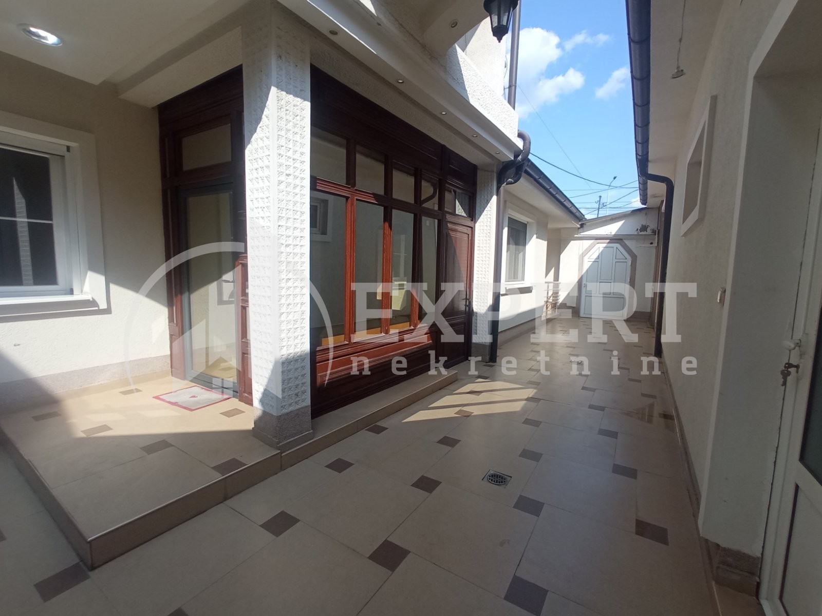 Trosobna kuća, 150 m2, Čamurlija, Bulevar 12. februar ID: i-012039 15