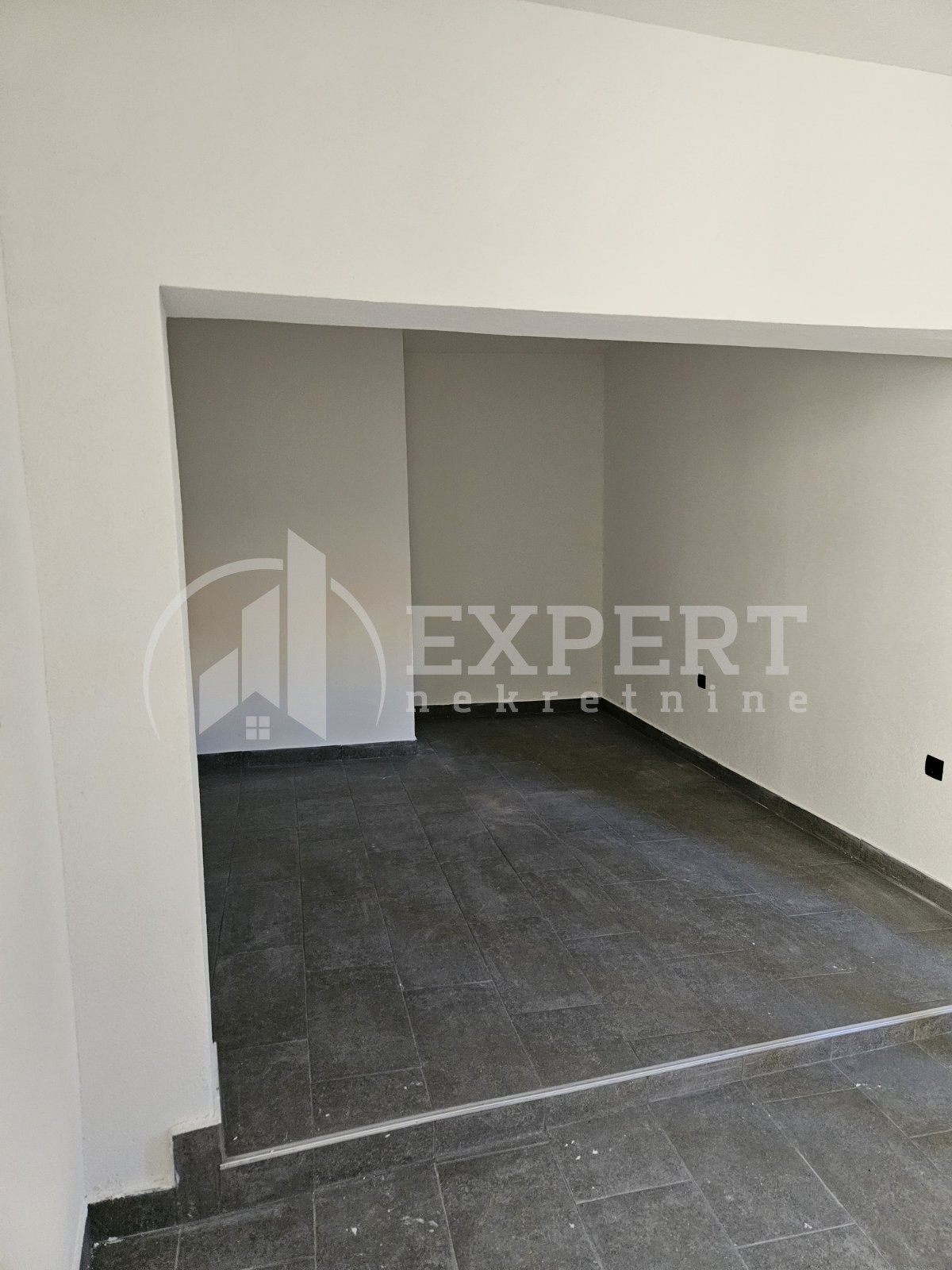 Trosobna kuća, 150 m2, Čamurlija, Bulevar 12. februar ID: i-012039 18