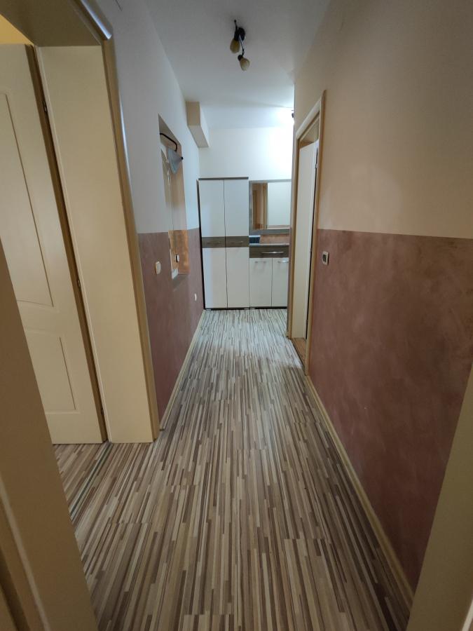 Veći,prelepo namešten jednosoban stan 10