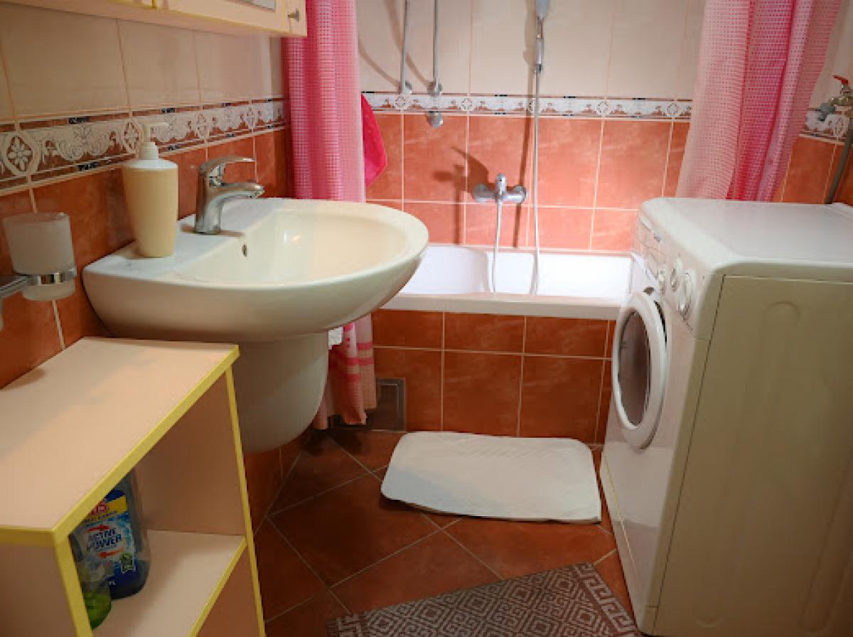 Veći,prelepo namešten jednosoban stan 13