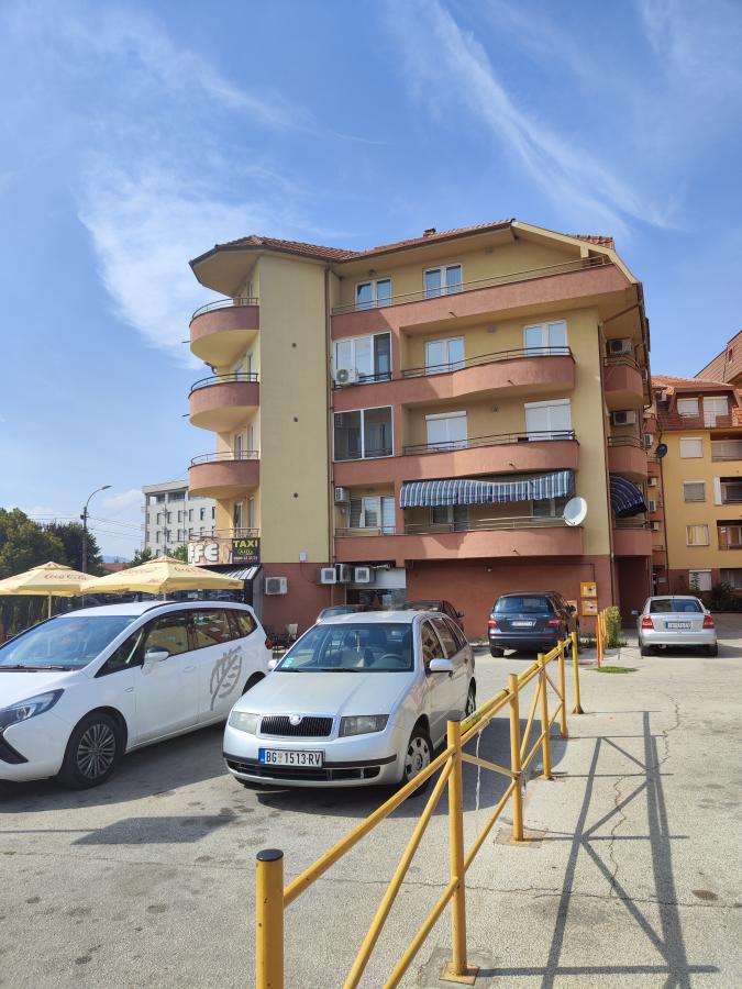 Veći,prelepo namešten jednosoban stan 19