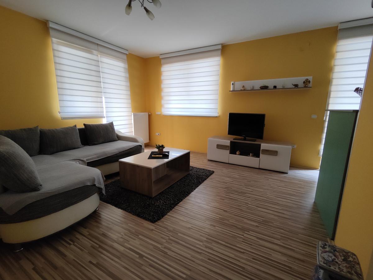 Veći,prelepo namešten jednosoban stan 2