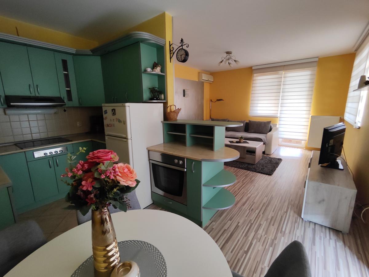 Veći,prelepo namešten jednosoban stan 6