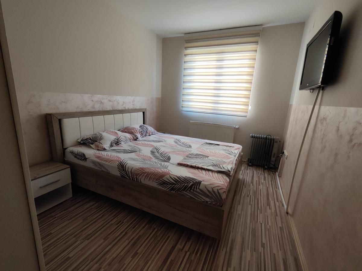 Veći,prelepo namešten jednosoban stan 9