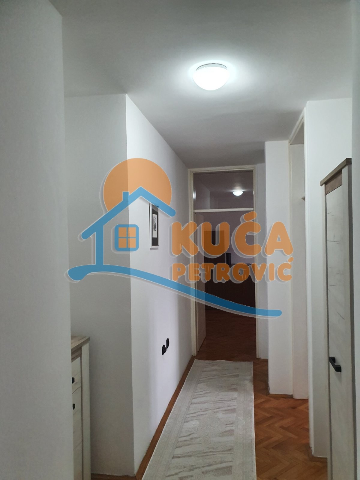 Dvosoban stan, 65 m2, Medijana, Trg kralja Aleksandra Ujedinitelja ID: i-07781 10