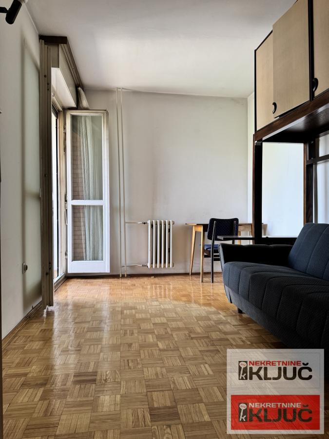 BULEVAR, 74m2, Troiposoban, Fasadna cigla, može ZA POSLOVNI PROSTOR 4