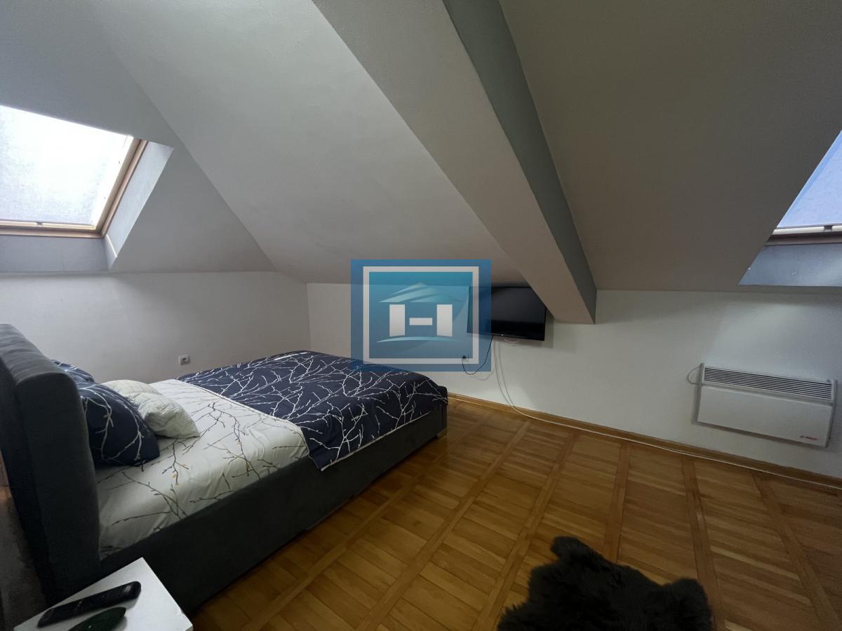 Namešten dvosoban stan u novijoj zgradi 6