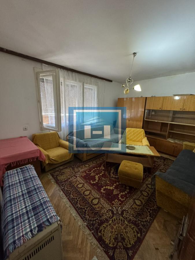 TOP PONUDA u samom CENTRU Ćuprije! Jednosoban stan 37 m² + podrum 2