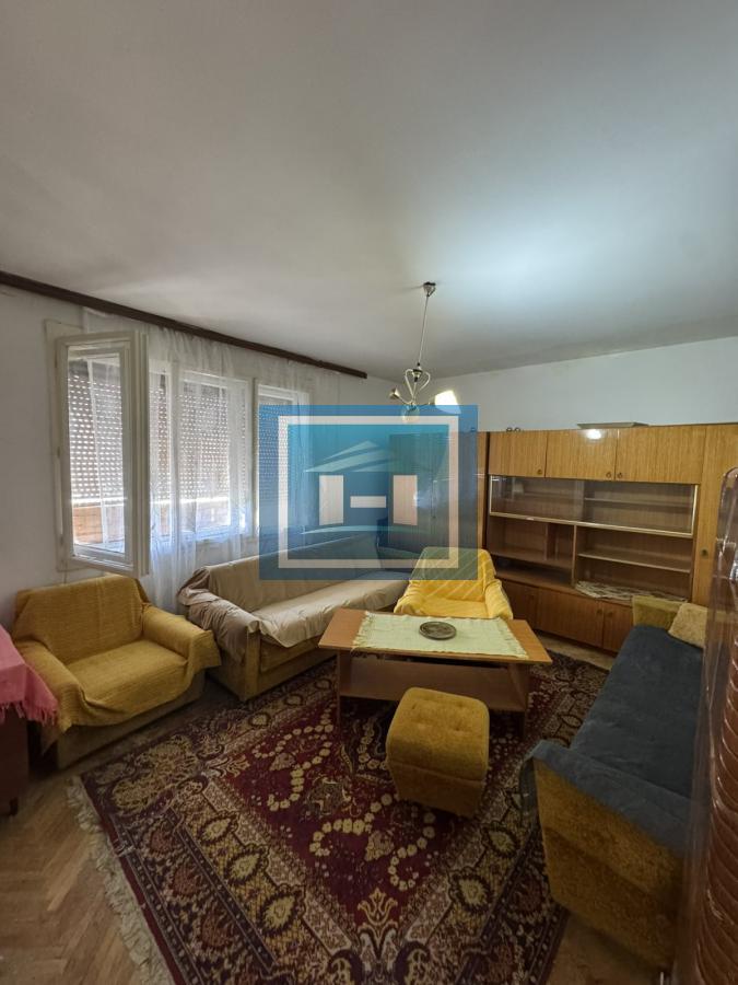 TOP PONUDA u samom CENTRU Ćuprije! Jednosoban stan 37 m² + podrum 3