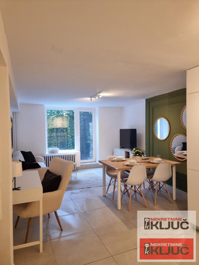 BLIZINA ZMAJ JOVINE ULICE-PEŠAČKA ZONA, 61m2, Dvosoban, Renoviran, Namešten 4