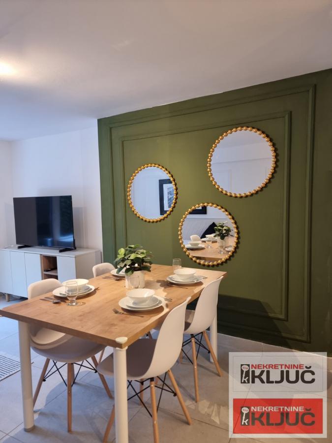 BLIZINA ZMAJ JOVINE ULICE-PEŠAČKA ZONA, 61m2, Dvosoban, Renoviran, Namešten 5