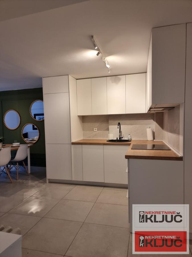 BLIZINA ZMAJ JOVINE ULICE-PEŠAČKA ZONA, 61m2, Dvosoban, Renoviran, Namešten 7