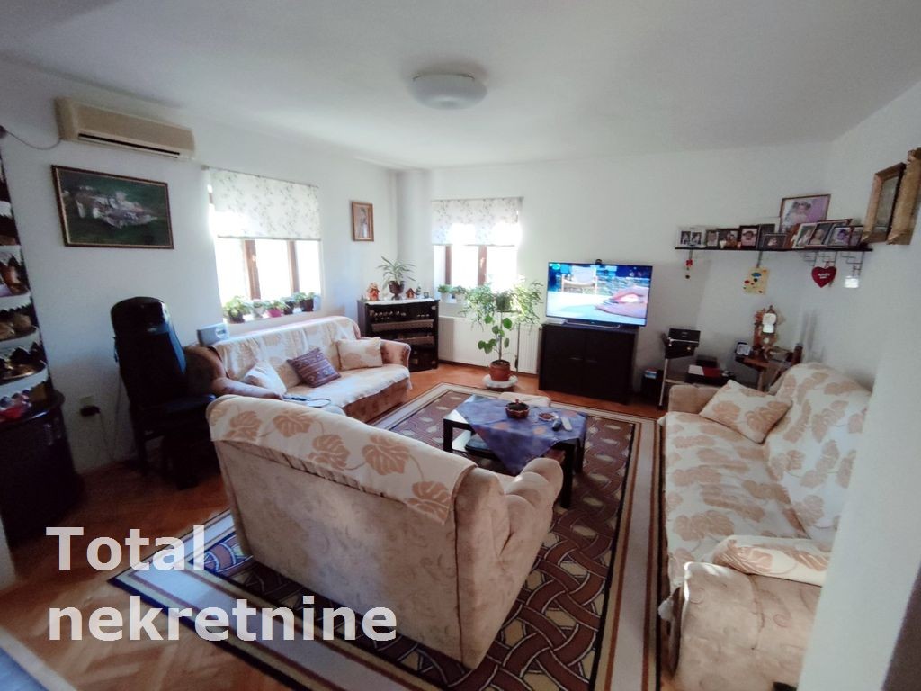 Kuca,SREMSKA KAMENICA,CARDAK,kv: 400.00, € 500000, ID: 3090046 9