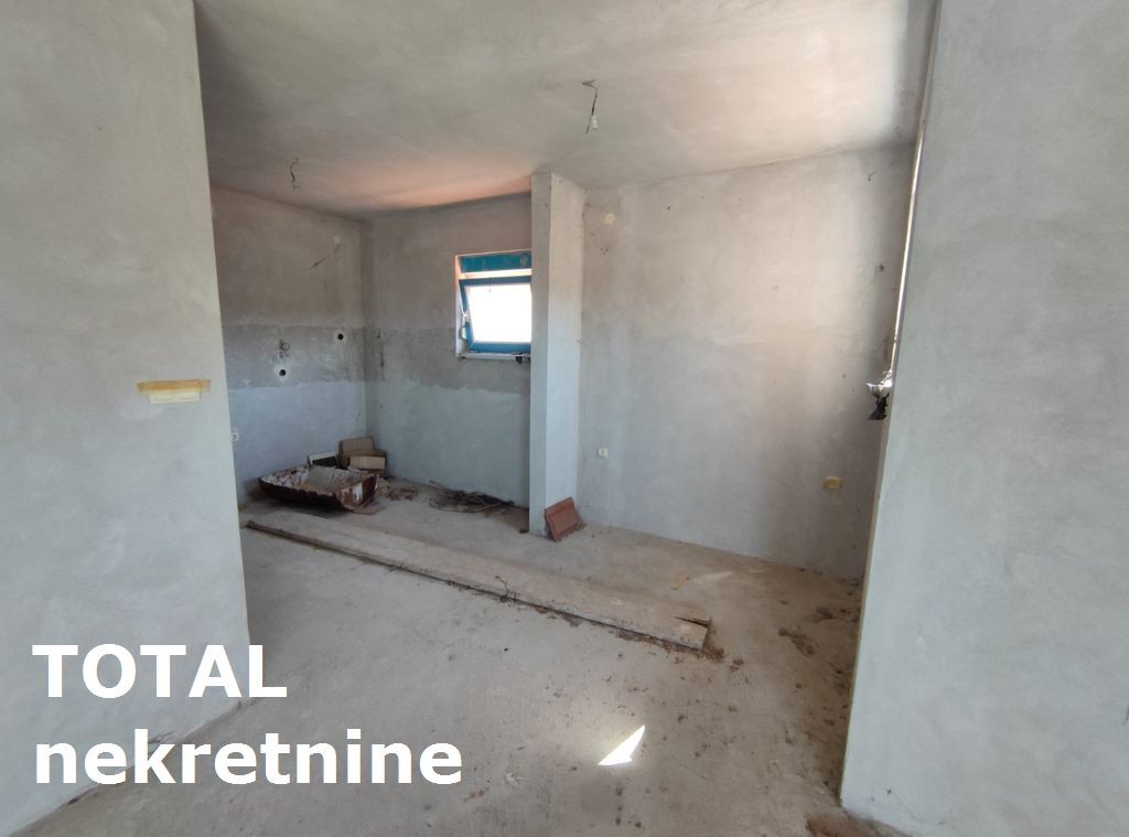 Kuca,SREMSKA KAMENICA,PARAGOVO,kv: 200.00, € 206000, ID: 3090163 4