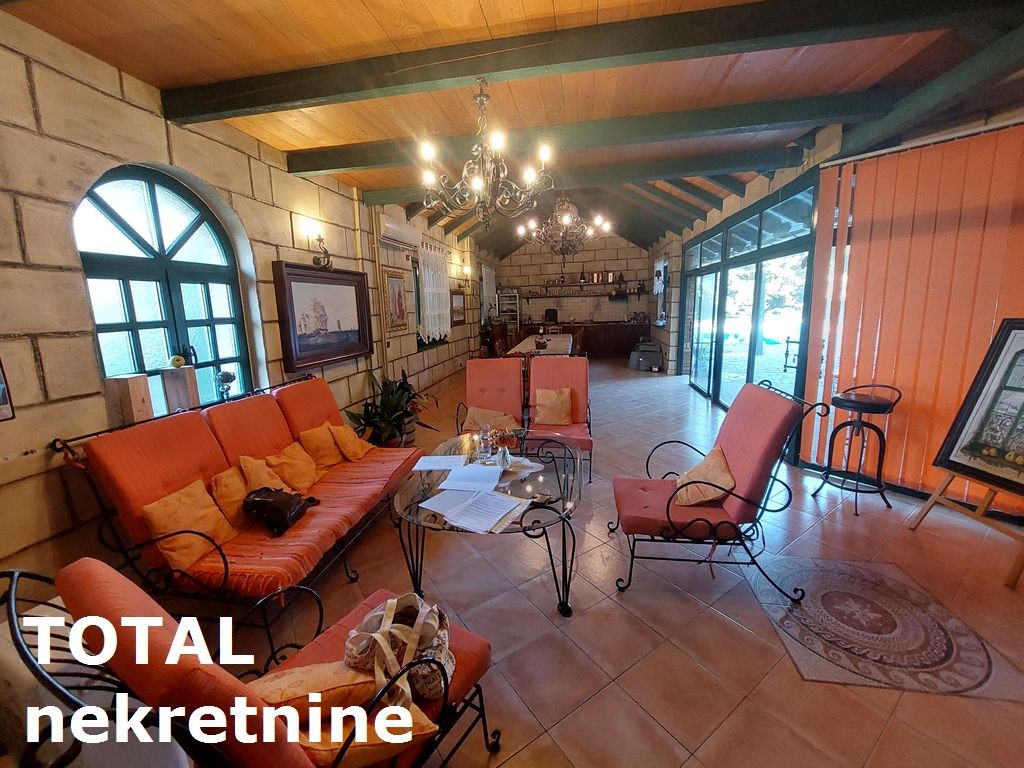 Kuca,SREMSKA KAMENICA,POPOVICA,kv: 200.00, € 824000, ID: 3090240 8