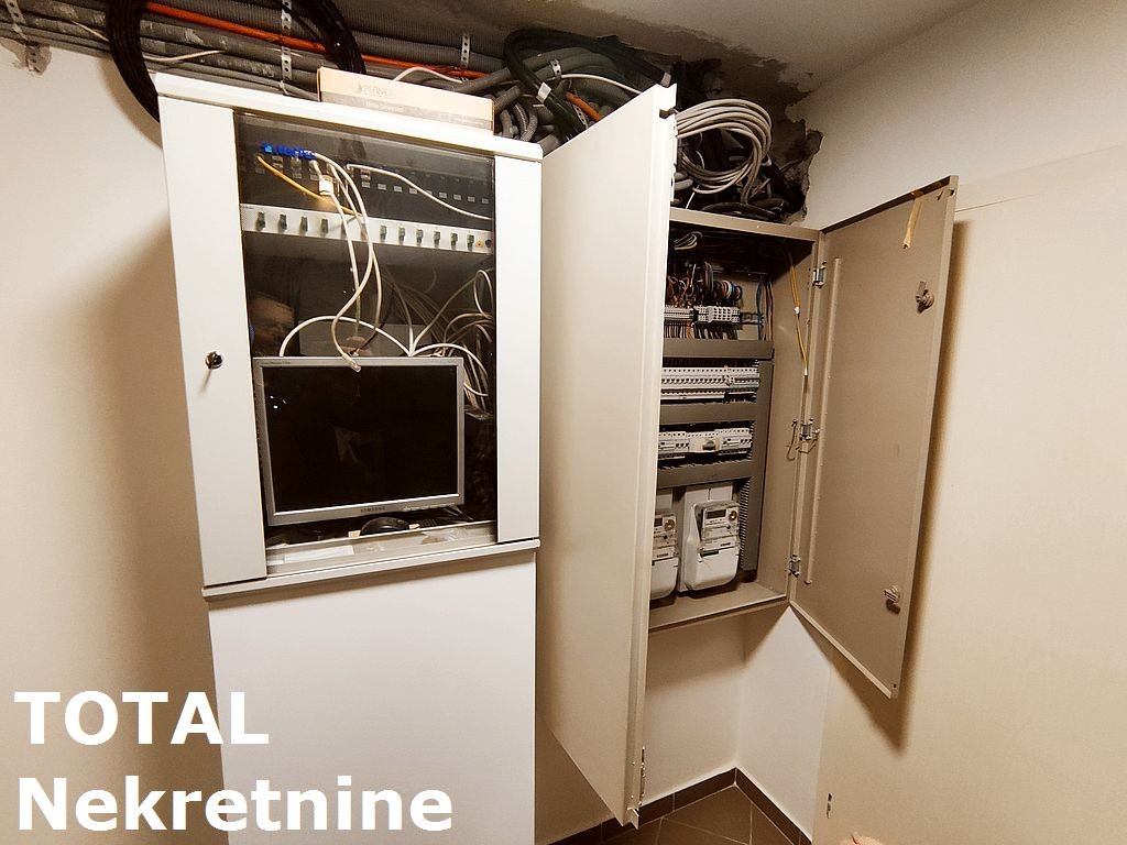 Lokal,VETERNIK,BELI DVORI,kv: 970.00, € 950000, ID: 8089674 25