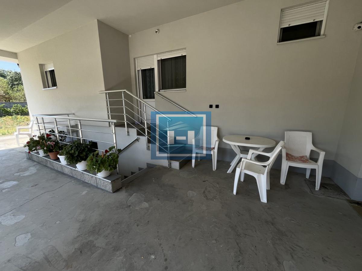 Na prodaju nova kuća 10 km od grada – legalizovana, useljiva i odmah dostupna 15