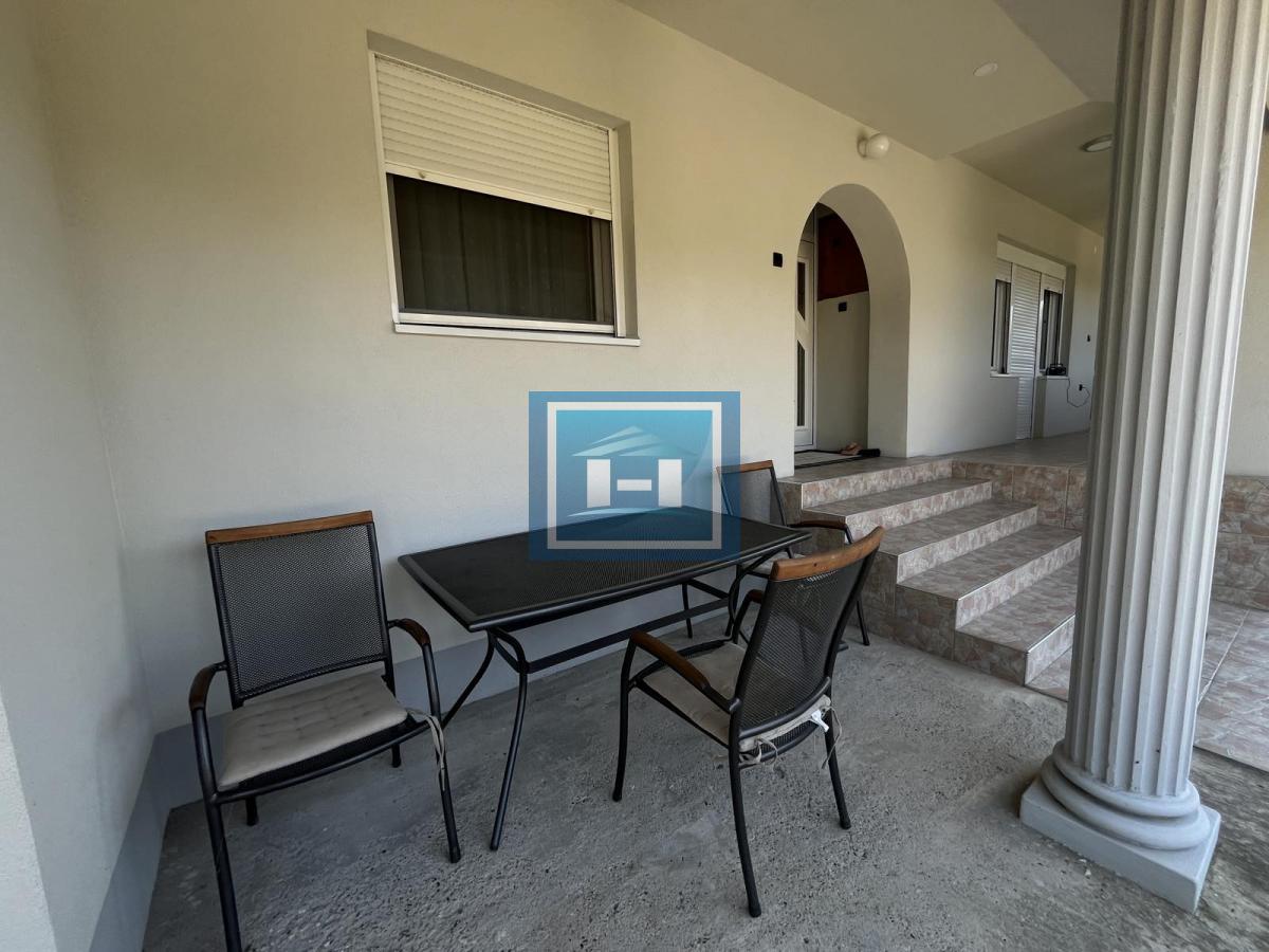 Na prodaju nova kuća 10 km od grada – legalizovana, useljiva i odmah dostupna 17