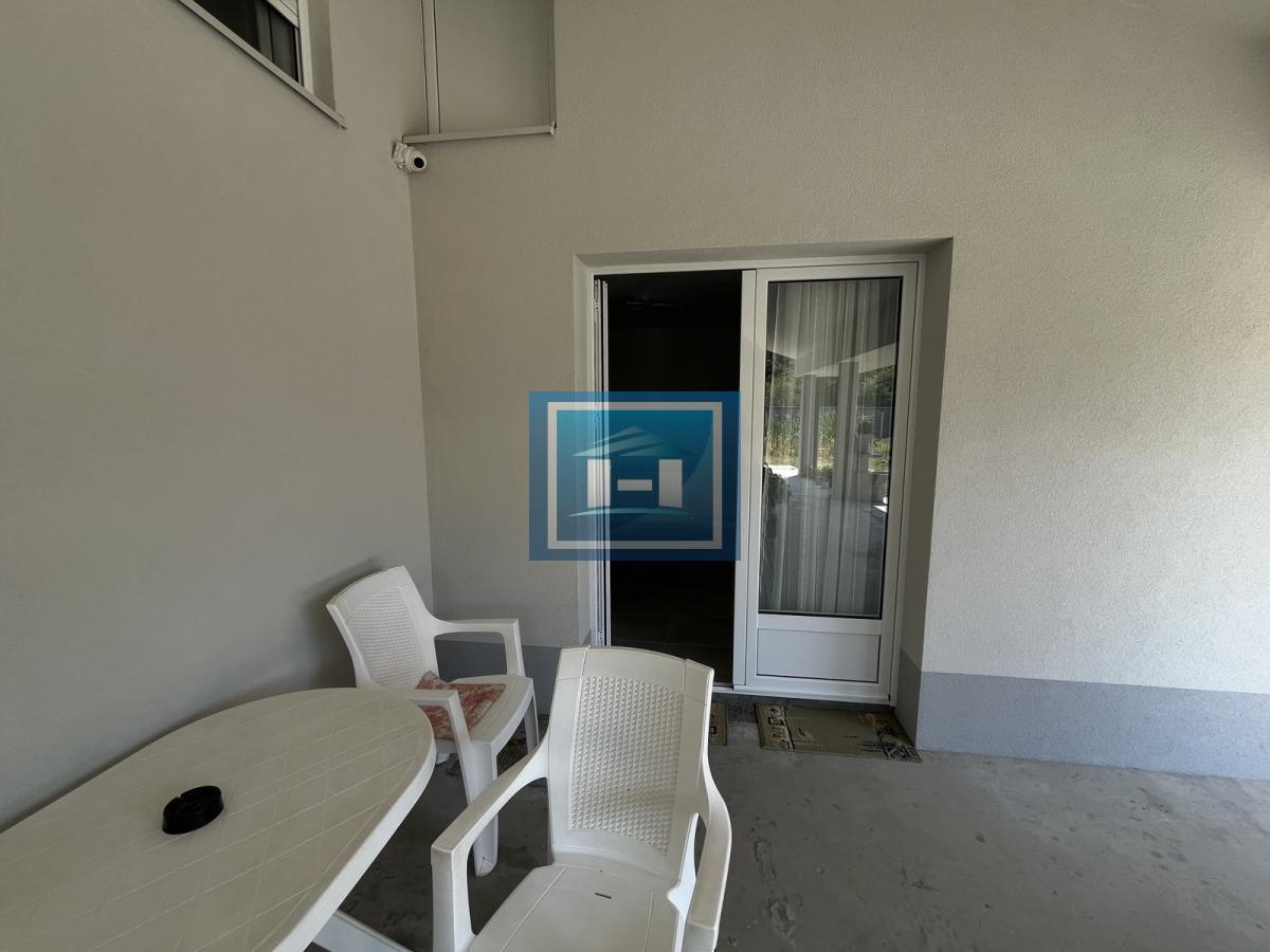 Na prodaju nova kuća 10 km od grada – legalizovana, useljiva i odmah dostupna 18