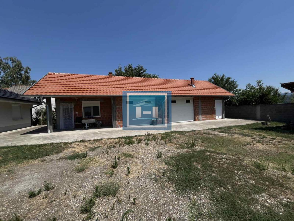 Na prodaju nova kuća 10 km od grada – legalizovana, useljiva i odmah dostupna 30