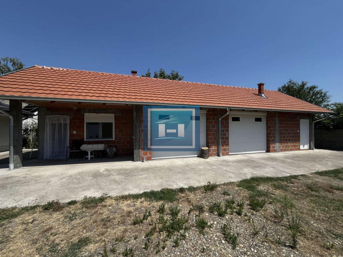 Na prodaju nova kuća 10 km od grada – legalizovana, useljiva i odmah dostupna 31