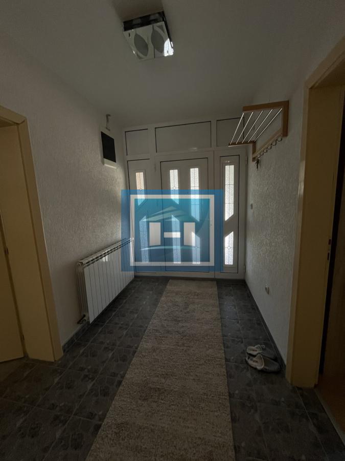 Na prodaju nova kuća 10 km od grada – legalizovana, useljiva i odmah dostupna 36