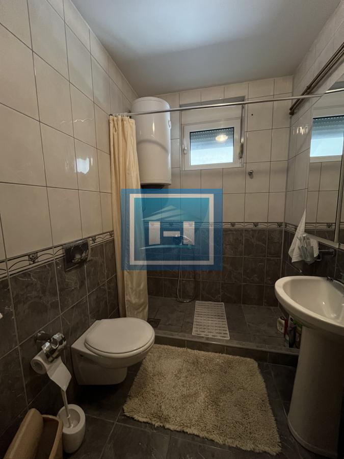 Na prodaju nova kuća 10 km od grada – legalizovana, useljiva i odmah dostupna 37