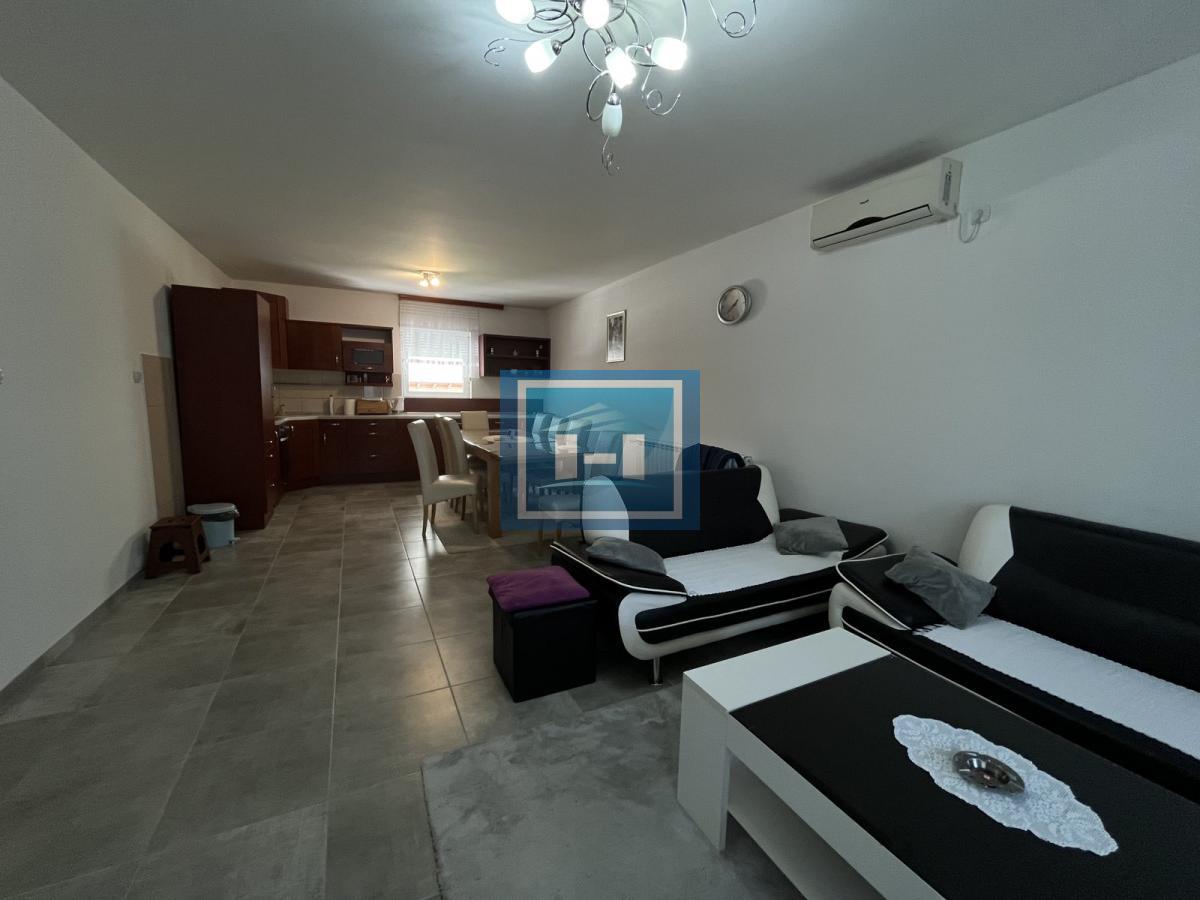 Na prodaju nova kuća 10 km od grada – legalizovana, useljiva i odmah dostupna 8