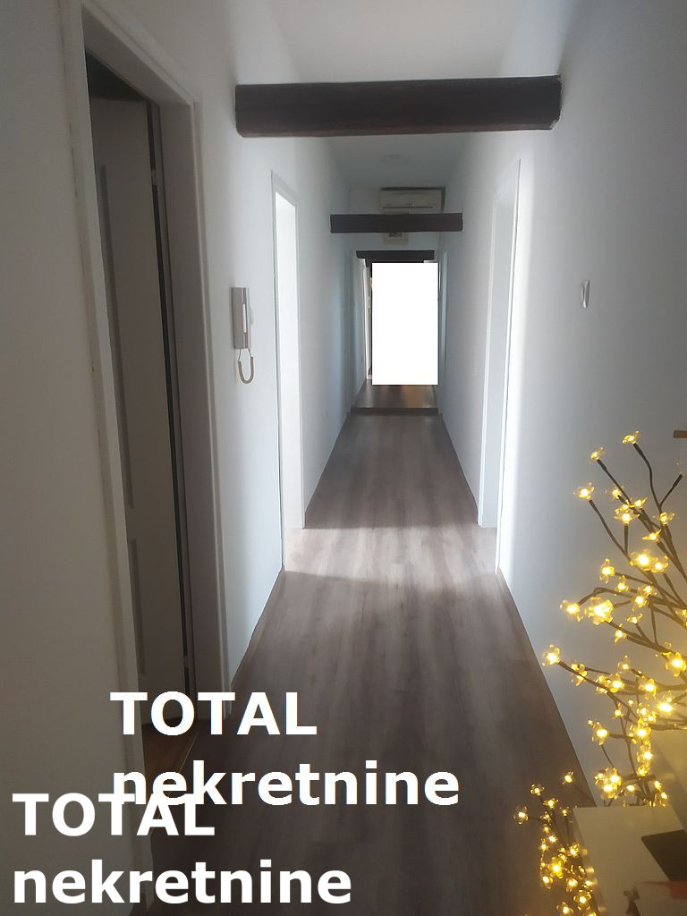 Stan,NOVI SAD,CENTAR,kv: 147.00, € 325530, ID: 1094693 7