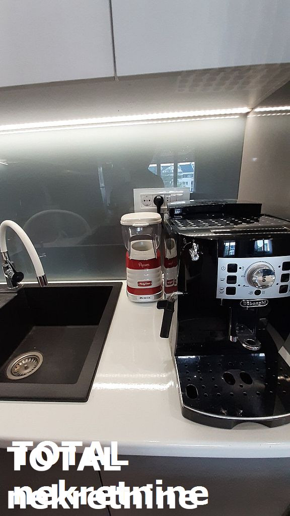 Stan,NOVI SAD,CENTAR,kv: 30.00, € 154500, ID: 1094510 10