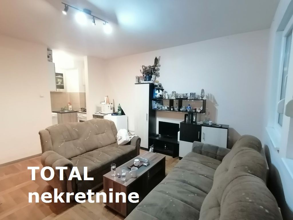 Stan,PETROVARADIN,CENTAR,kv: 68.00, € 133900, ID: 1092872 3