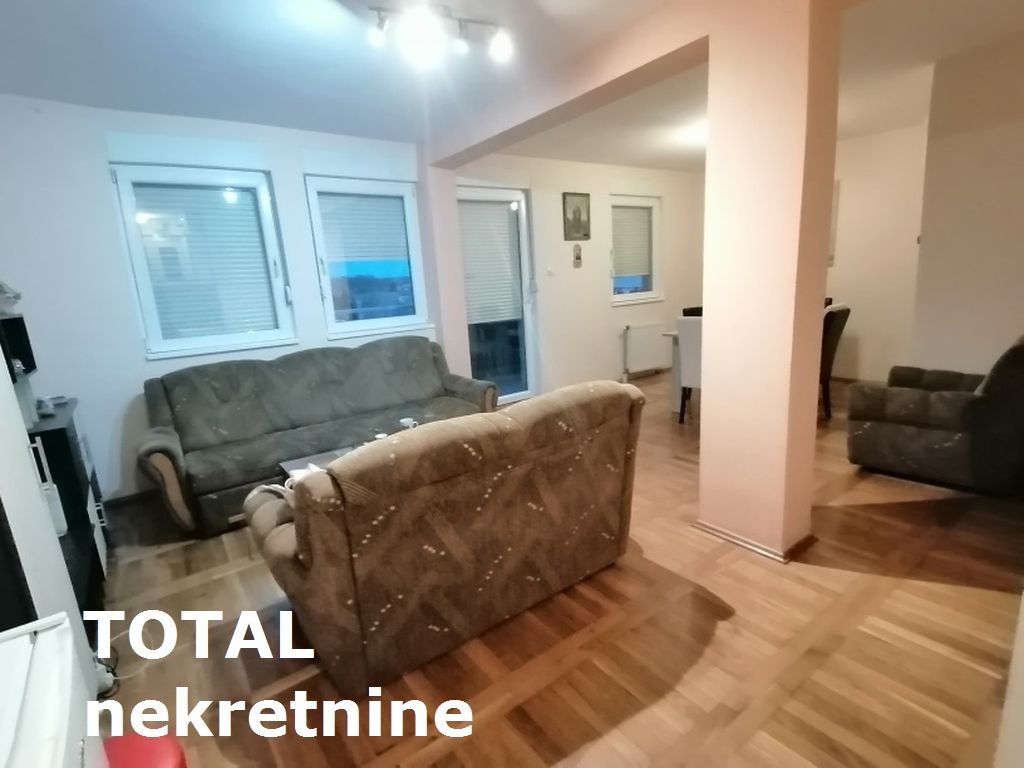 Stan,PETROVARADIN,CENTAR,kv: 68.00, € 133900, ID: 1092872 5