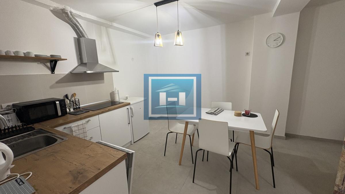 NAŠA TOPLA PREPORUKA – RENOVIRANA PRIZEMNA KUĆA U MIRNOM DELU GRADA SA UREĐENIM DVORIŠTEM 3