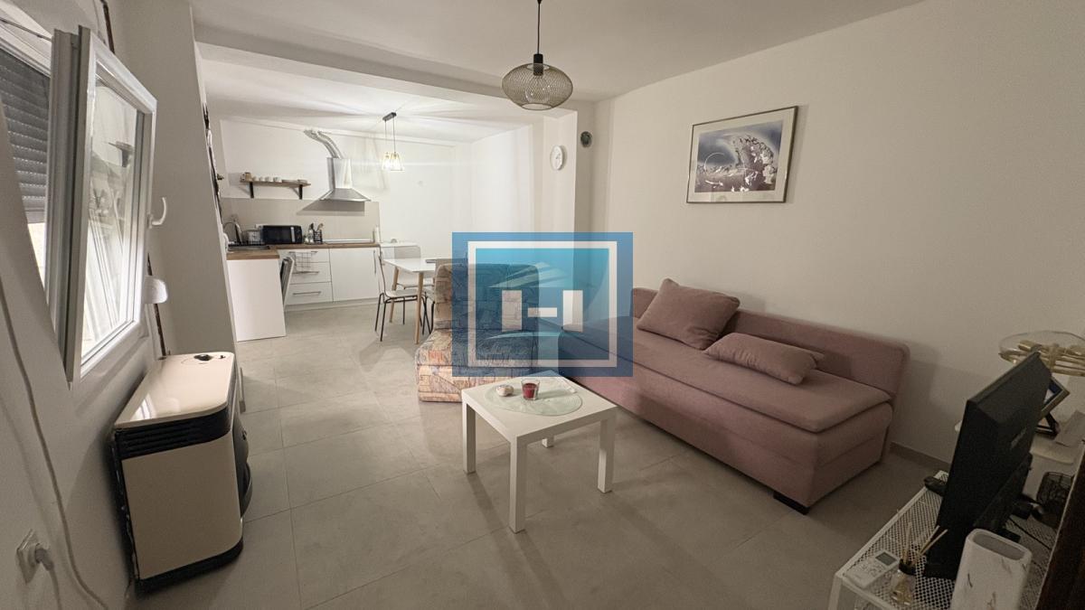 NAŠA TOPLA PREPORUKA – RENOVIRANA PRIZEMNA KUĆA U MIRNOM DELU GRADA SA UREĐENIM DVORIŠTEM 5