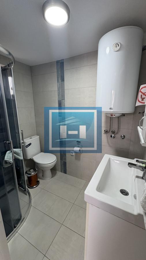 NAŠA TOPLA PREPORUKA – RENOVIRANA PRIZEMNA KUĆA U MIRNOM DELU GRADA SA UREĐENIM DVORIŠTEM 9