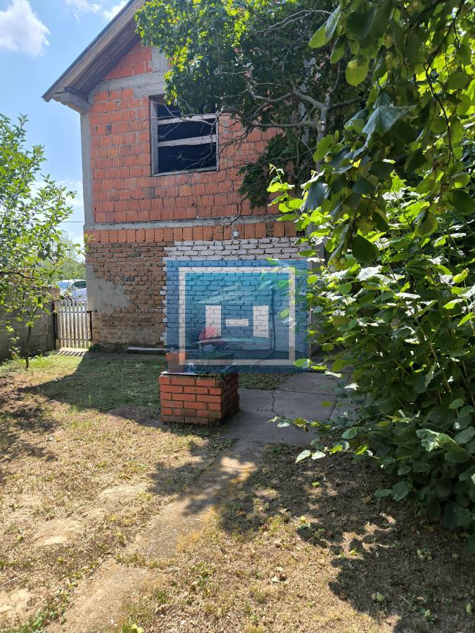 PRODAJE SE KUĆA 423 m² – BLIZINA CENTRA ĆUPRIJE! 18