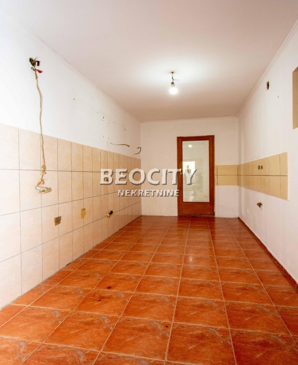 Kuća, 330 m2, Surčin, Braće Ljubinković ID: 121298 4
