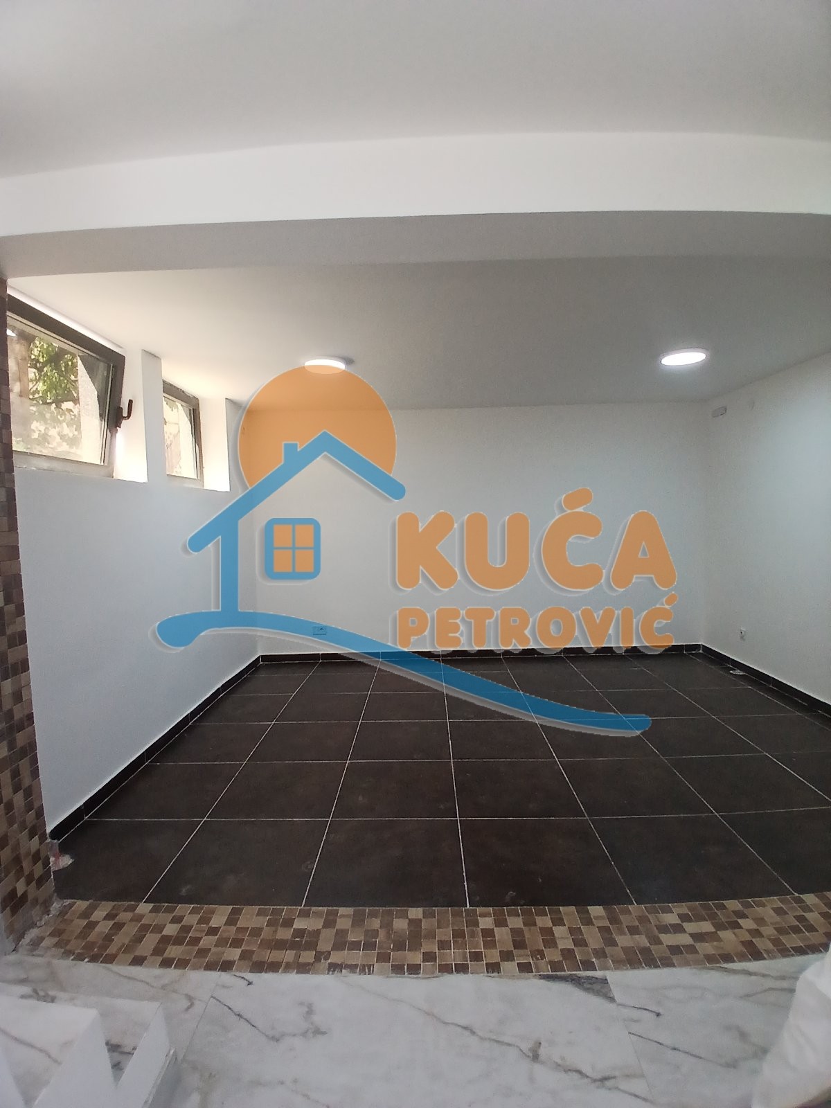 Lokal, 30 m2, Centar, Nade Tomić ID: i-014528 2